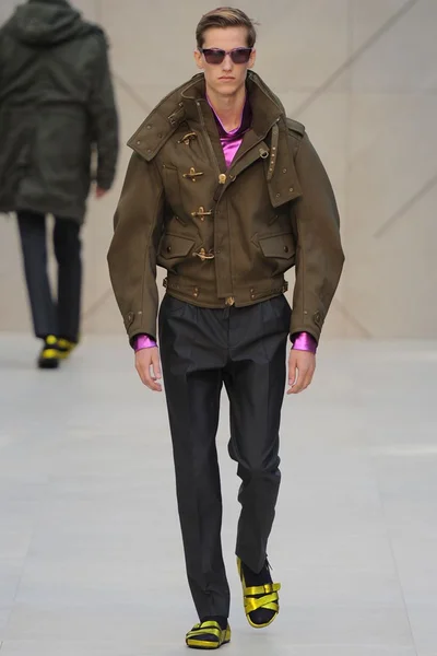 Look 30
